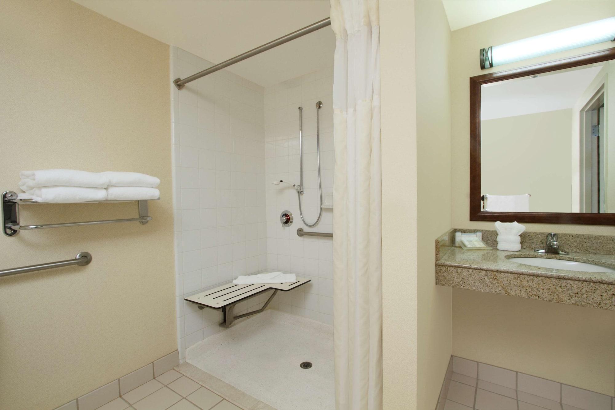 Hilton Garden Inn Columbus-University Area Extérieur photo