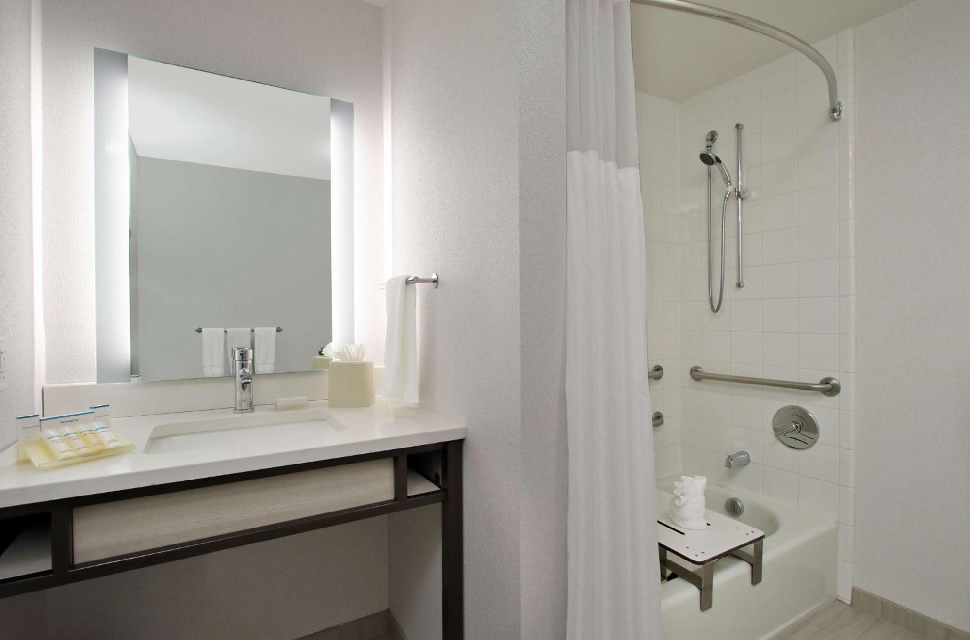 Hilton Garden Inn Columbus-University Area Extérieur photo